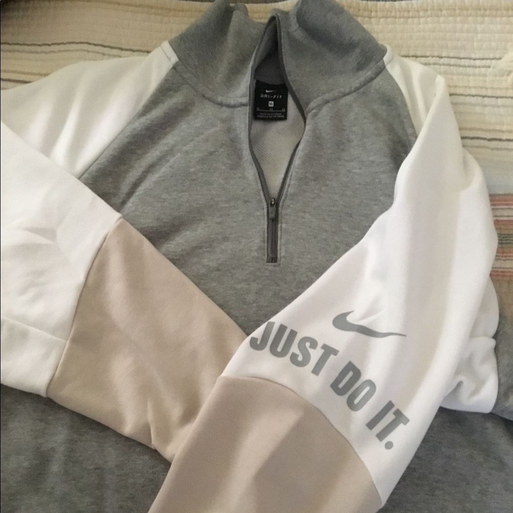 NIKE sweatshirt